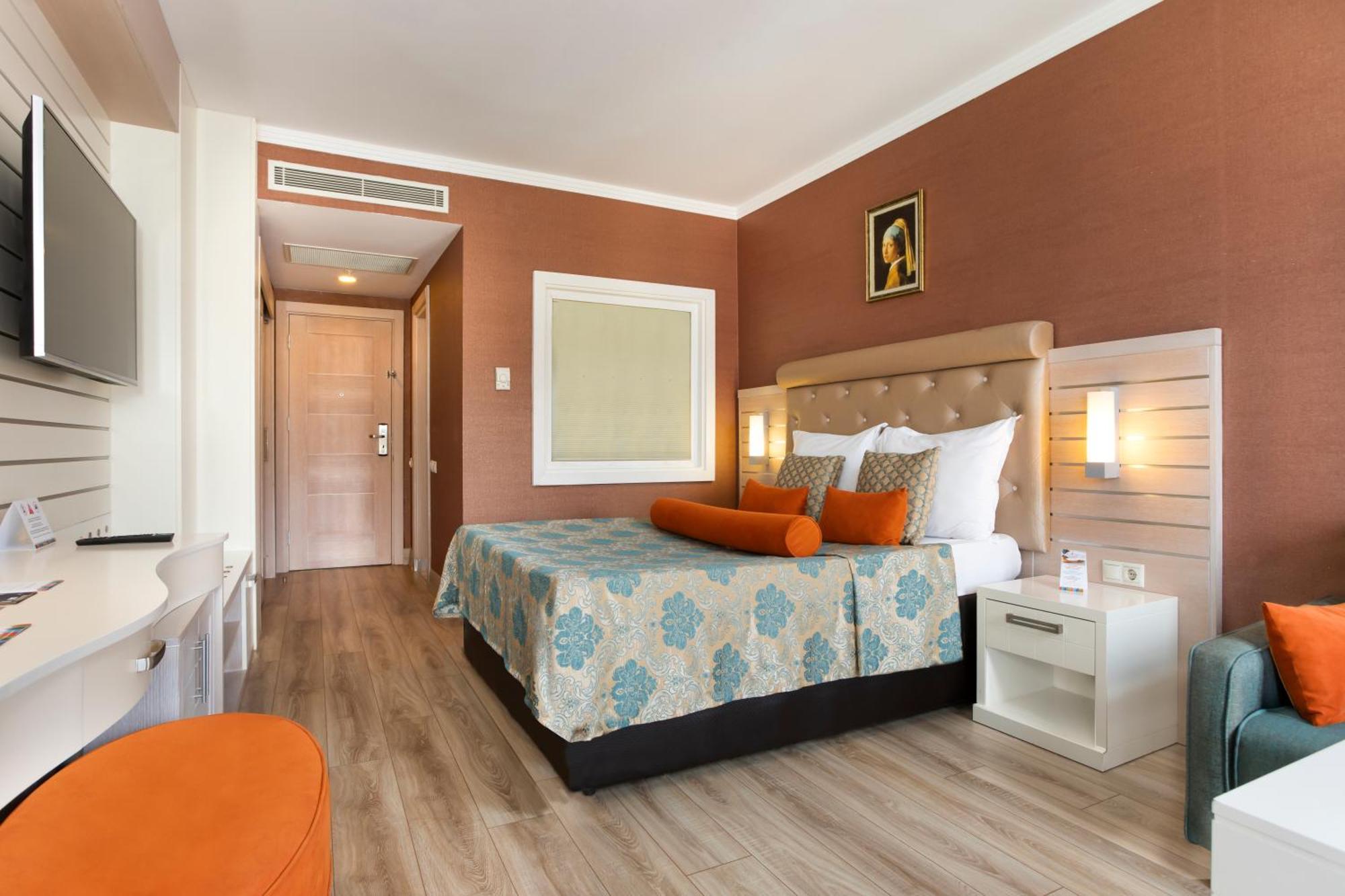 Standard Zimmer mit seitlichem Meerblick